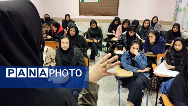 کارگاه آموزش ازدواج و خانواده در مدرسه شهید محمد آسوده دهنوخلیل آباد 