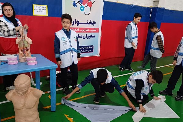 جشنواره علمی و آموزشی سفیران سلامت مقاطع ابتدایی شهریار