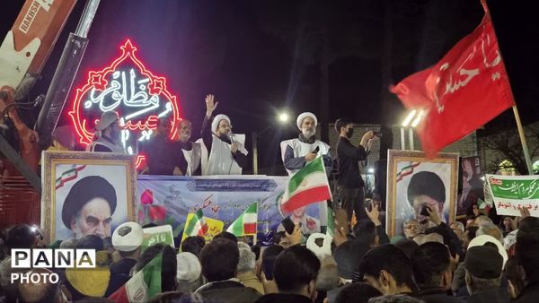 میدان مرکزی خلیل‌آباد‌ مملو از عاشقان انقلاب