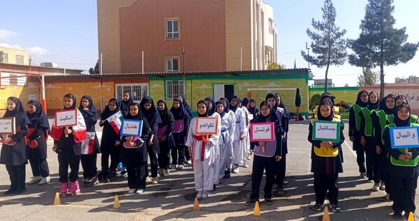 زنگ ورزش ، زنگ نشاط دبیرستان شاهد تکتم ناحیه ۳ مشهد