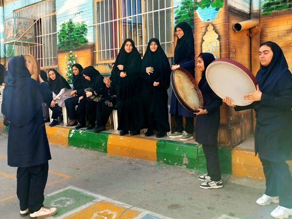 بزرگداشت روز معلم در دبیرستان استاد شهریار