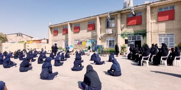 آیین افتتاحیه طرح بازگشایی مدارس و زنگ ایثار و مقاومت در شهرستان صالح آباد