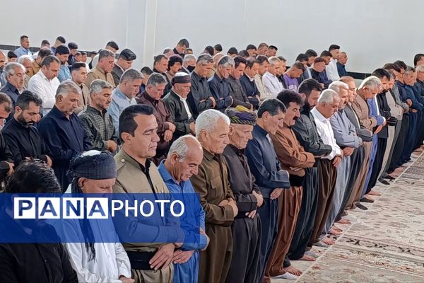 نماز عید سعید قربان در ثلاث باباجانی