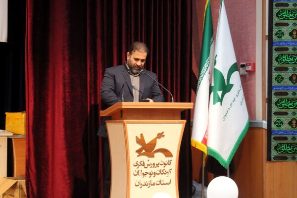 تقدیر از برگزیدگان جشنواره فرهنگی و هنری فردا در ساری 