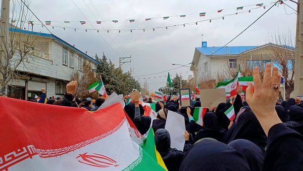 همبستگی مردم و تجدید میثاق با آرمان‌های انقلاب 