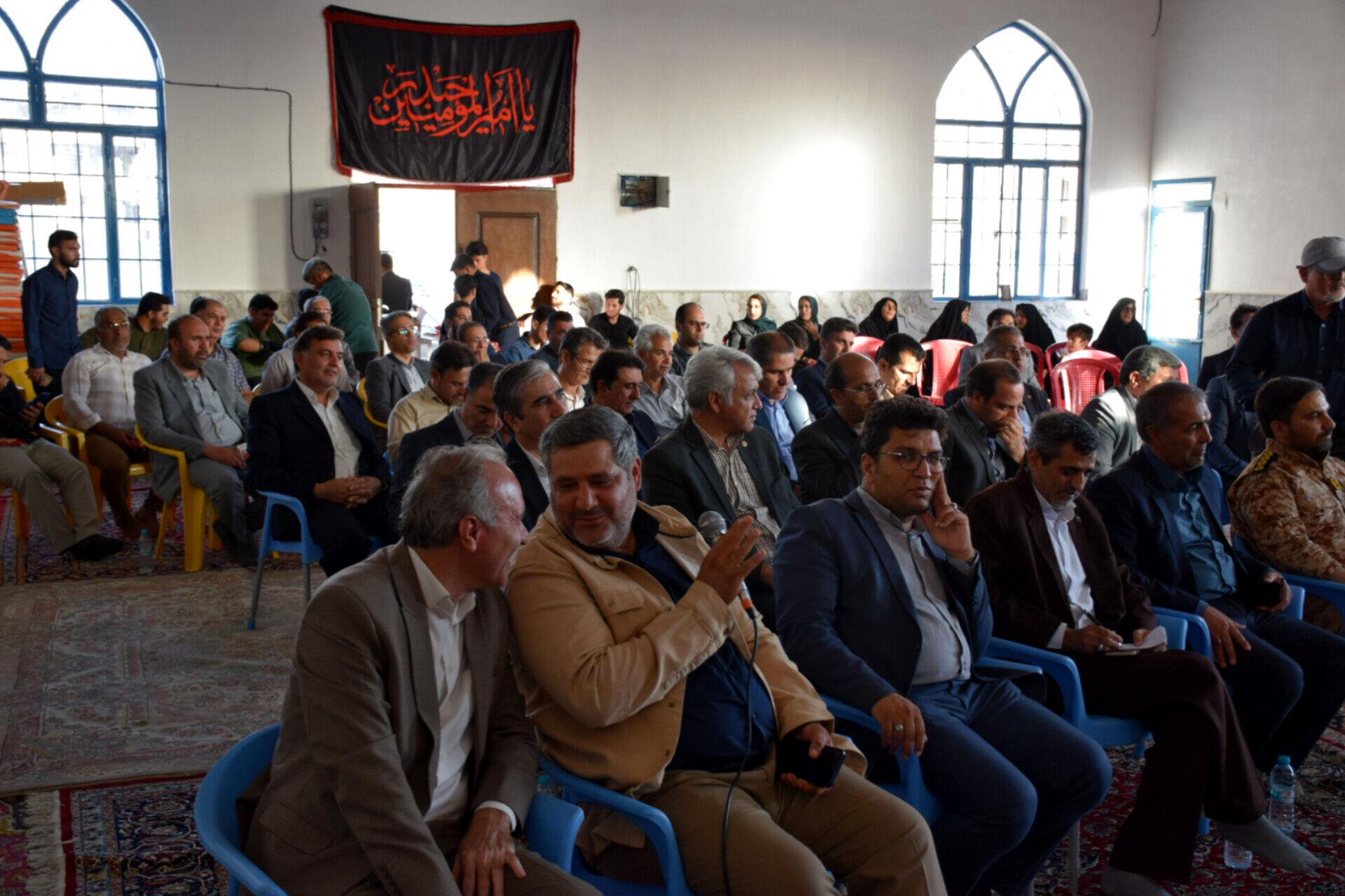 نشست مشترک مسئولان تربت‌حیدریه با شهروندان شهرک ولیعصر