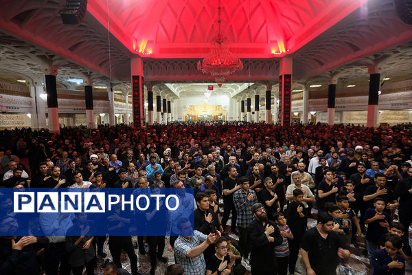 اجتماع لبیک یا حسین(ع) و گرامیداشت شهدای 15 خرداد در حرم حضرت معصومه(س)