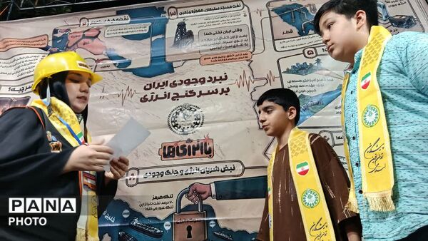 بازدید مشاور وزیر در امور تشکل‌های دانش‌آموزی از موکب «باانرژی ها» در قم