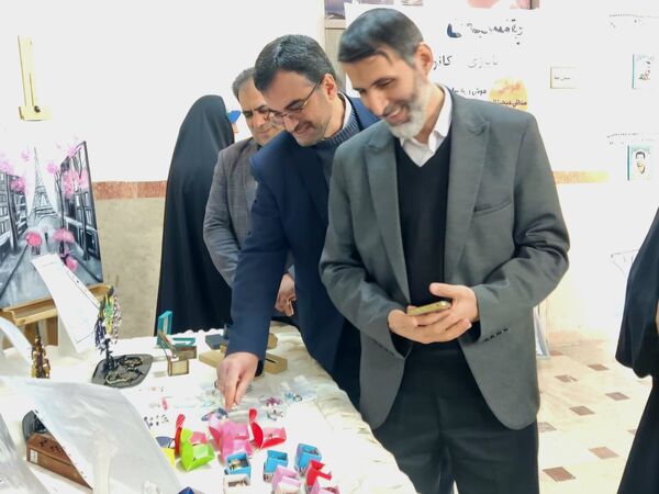 برگزاری اختتامیه جشنواره و نمایشگاه یلدایی کانون فرهنگی‌تربیتی روح‌الله در منطقه ۵