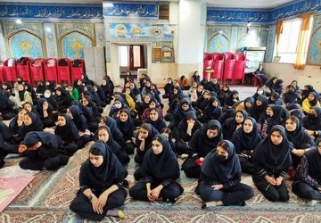 برگزاری مراسم و محفل انس با قرآن کریم در دبیرستان‌دخترانه‌بهار 