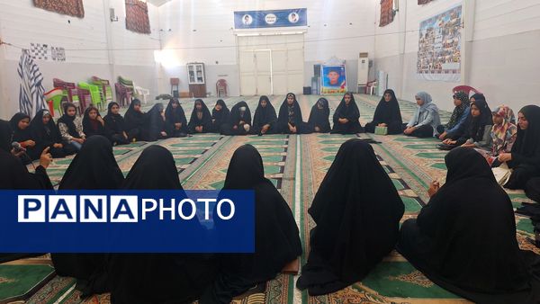 نشست کارگاهی قواعد زندگی دوره تابستانی بسیج در شهرستان لنده