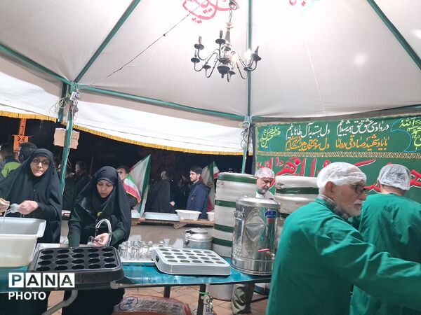  خدمات رسانی موکب ها در بلوار فضل نیشابور