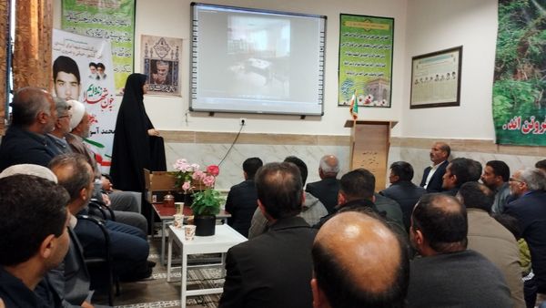 جلسه انجمن اولیان و مربیان در دبیرستان شهید محمد آسوده شهرستان خلیل آباد