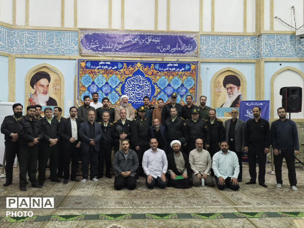 آیین جزءخوانی نوجوانان قمی در بقعه ابن بابویه 