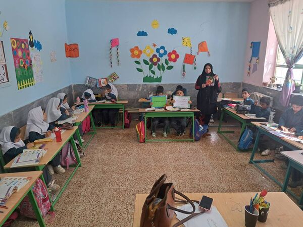 حضور کتابداران در مدارس روستاهای سملقان 