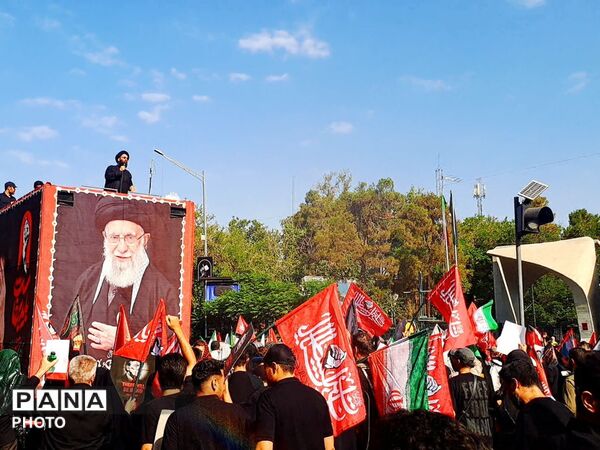 آخرین سلام؛ از میدان انقلاب تا میدان آزادی، تهران در آیین وداع با رهبر شهید