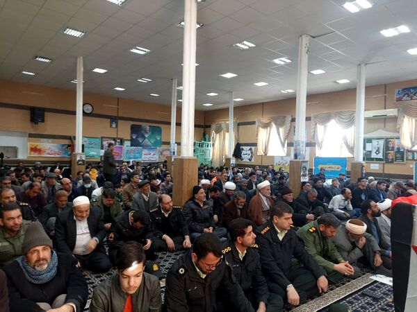  نماز عبادی، سیاسی جمعه با رنگ و بوی دهه فجر در فاروج