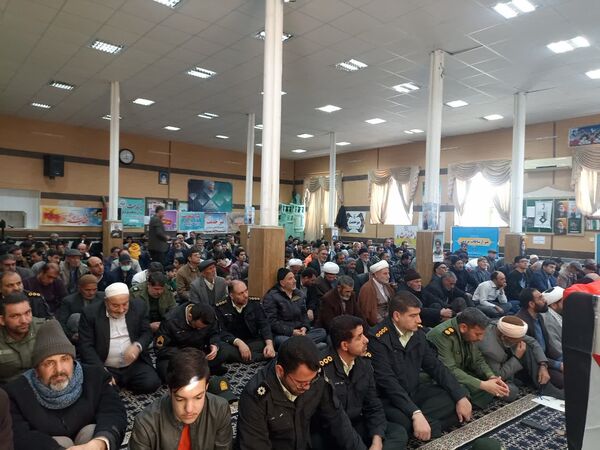  نماز عبادی، سیاسی جمعه با رنگ و بوی دهه فجر در فاروج