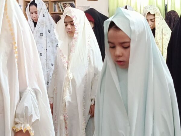 اولین روز اعتکاف دانش‌آموزان در فاروج 