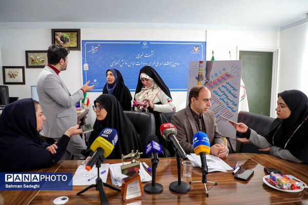 نشست خبری دومین جشنواره ملی طراحی و دوخت لباس دانش‌آموزی