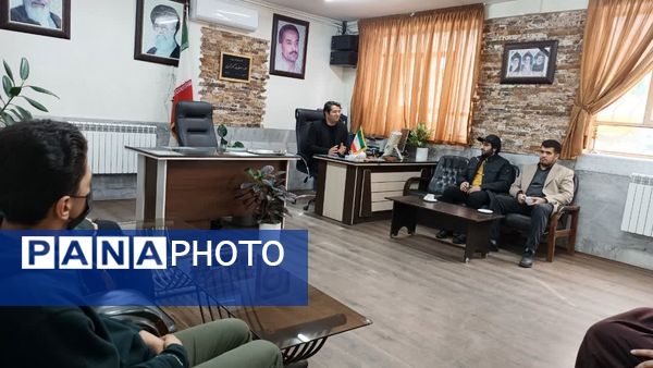 برپایی نمایشگاه مدرسه انقلاب در دبیرستان شهید رجایی