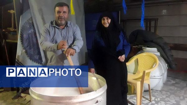 پخت شله‌زرد نذری با یاد ضامن آهو در قائمشهر