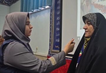 دانش‌آموزان پرچم‌دار همایش «یاوران انقلاب» بودند
