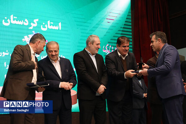 آیین تجلیل از پژوهشگران برتر وزارت آموزش و پرورش