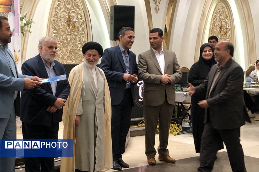 مراسم تقدیر از فرهنگیان نمونه در ناحیه 2 شهرری 