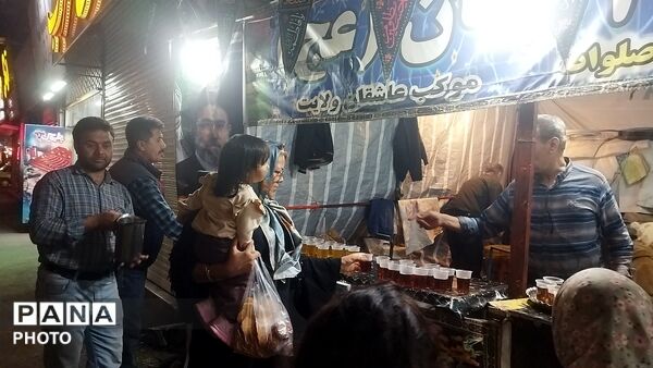 چایخانه امام زمان (عج) برای پنجاه و سومین شب میزبان مردم نیشابور شد 
