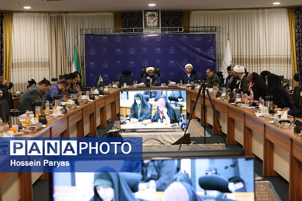 نشست اعضای شورای اندیشه‌ورز اوقات فراغت دانش‌آموزان