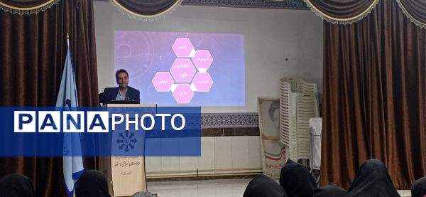 جلسه هدایت تحصیلی در دبیرستان استعدادهای درخشان دوره اول کاشمر