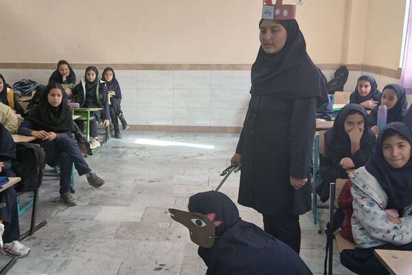 گرامیداشت هفته کتاب و کتابخوانی در مدرسه مریم بهارستان دو