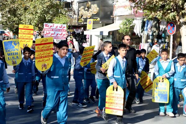 خروش دانش‌آموزان گرگانی در روز حماسه و بصیرت