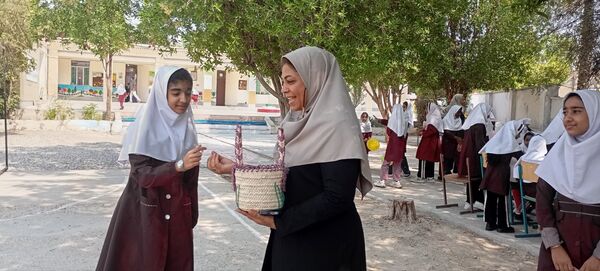 جشن روز جهانی کودک در مدرسه مولوی فین 
