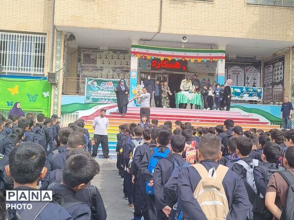تجلیل از حافظان نظم و امنیت در دبستان فرهنگ شهرستان قدس 