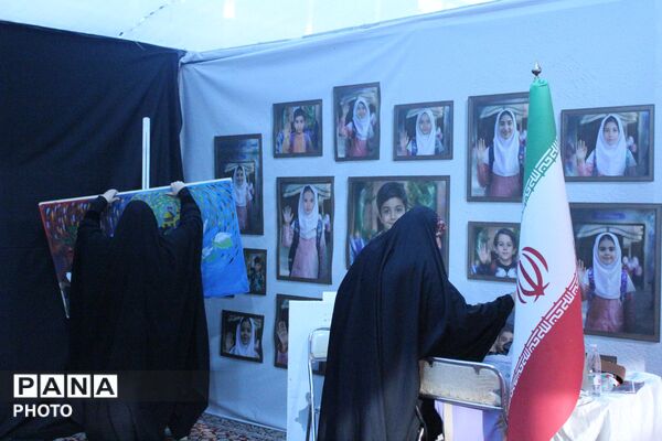 آماده سازی موکب مجاهدین خستگی‌ناپذیر در مشهد ؛ دانش‌آموزان خراسانی به یاد رهبر شهید به میدان آمدند 