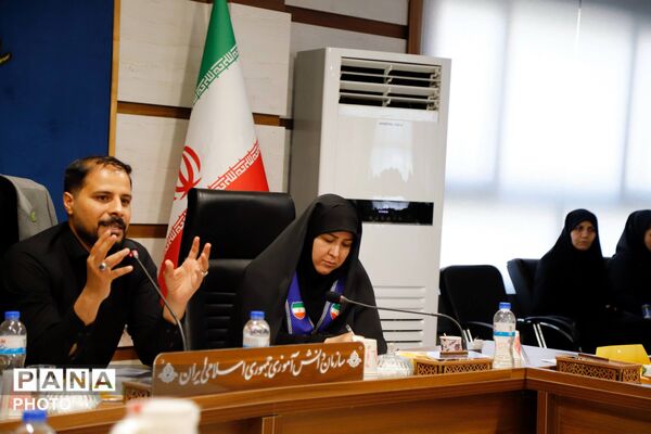 نشست هم‌اندیشی مسئولان دانش‌آموزی تهران با محور آموزش مربیان و مدیریت مصرف انرژی