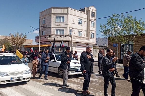 مردم شهر تیتکانلو در سوگ چهلمین روز شهادت رهبر معظم انقلاب