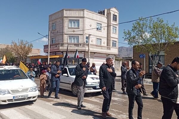 مردم شهر تیتکانلو در سوگ چهلمین روز شهادت رهبر معظم انقلاب