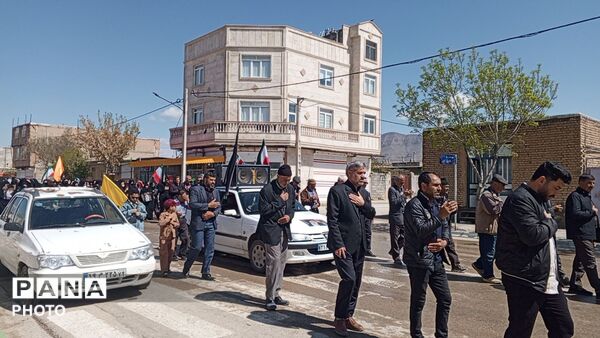 مردم شهر تیتکانلو در سوگ چهلمین روز شهادت رهبر معظم انقلاب