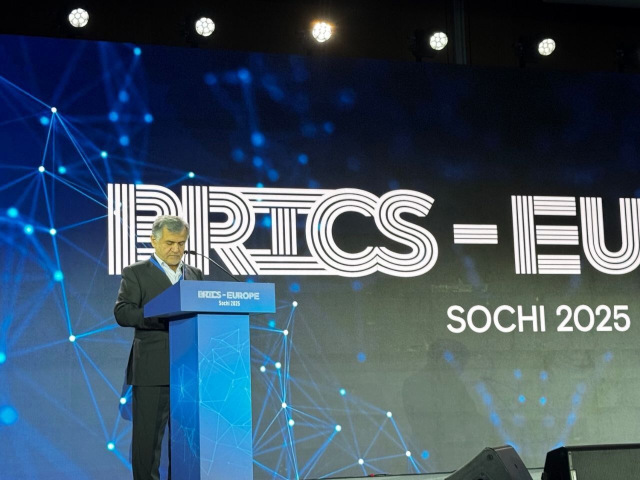 همکاری‌های بین المللی مستقل کلید ایجاد فضای گفت و گوی برابر در عرصه جهانی است