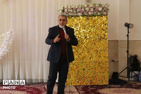 آغاز مسیر بندگی؛ جشن تکلیف دانش‌آموزان دختر فیروزکوهی