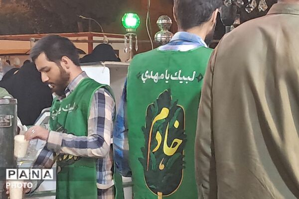 زائران در جوار حضرت عبدالعظیم حسنی (ع)