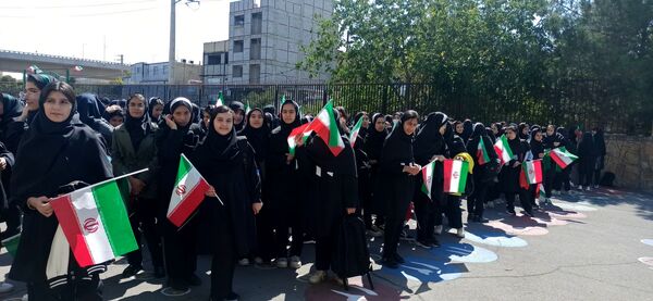 زنگ مهر و مقاومت در مدرسه مردانی آذر ناحیه ۲ تبریز