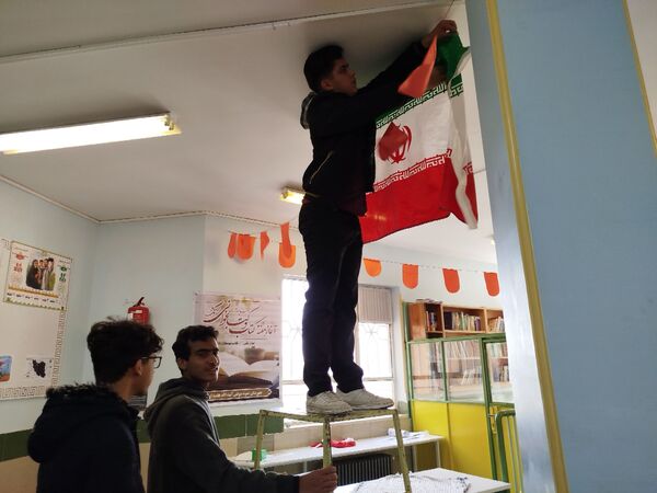 آماده سازی مدرسه انقلاب دبیرستان میثاق