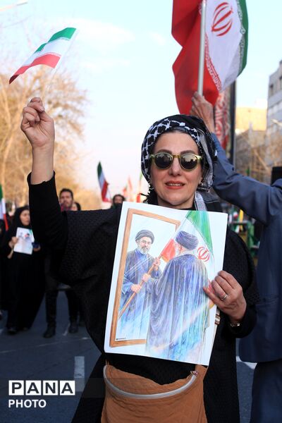 بیعت مردم تهران با سومین رهبر انقلاب