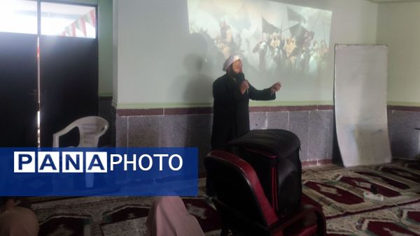 شناخت جنگ نرم از نگاه دین و رسانه در دبیرستان حضرت آسیه(س) حاجی‌آباد