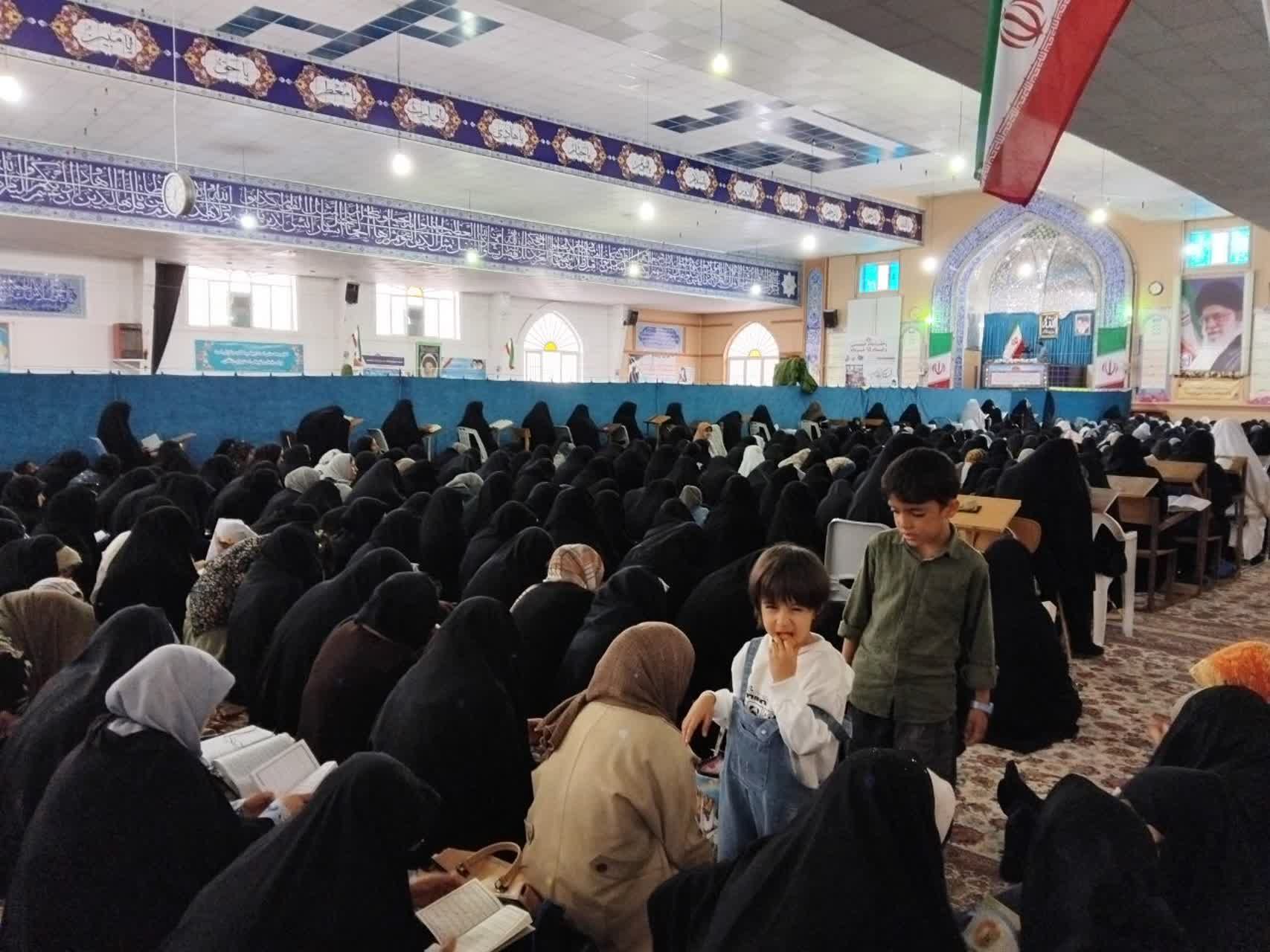 مراسم باشکوه دعای عرفه در مصلی شیروان