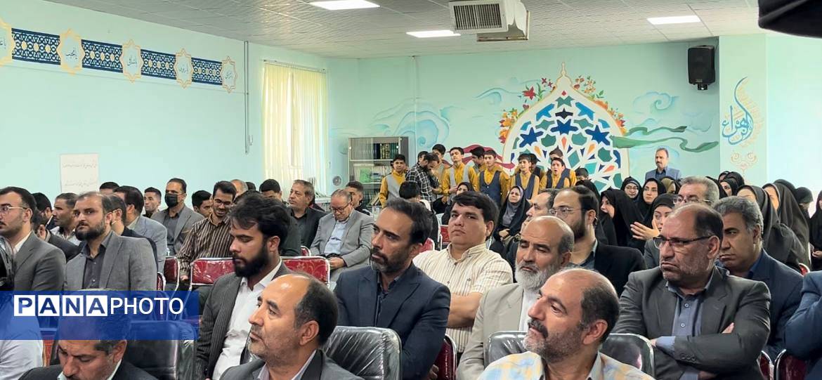 افتتاح پنل خورشیدی ۴۰ کیلوواتی در اداره آموزش و پرورش ناحیه ۷ مشهد